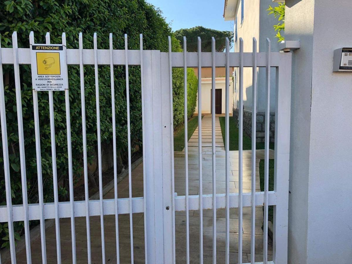 Villa Mondello Beach The House With Green Lawns Exterior foto