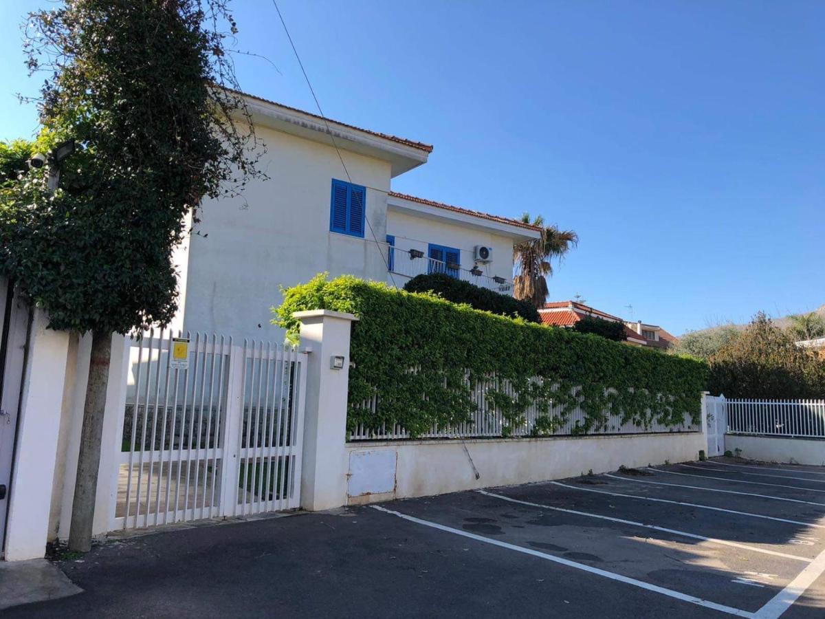 Villa Mondello Beach The House With Green Lawns Exterior foto