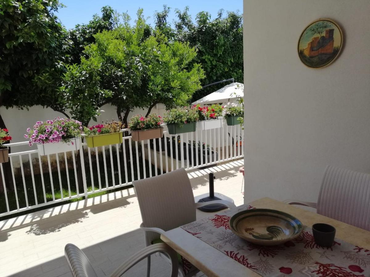 Villa Mondello Beach The House With Green Lawns Exterior foto
