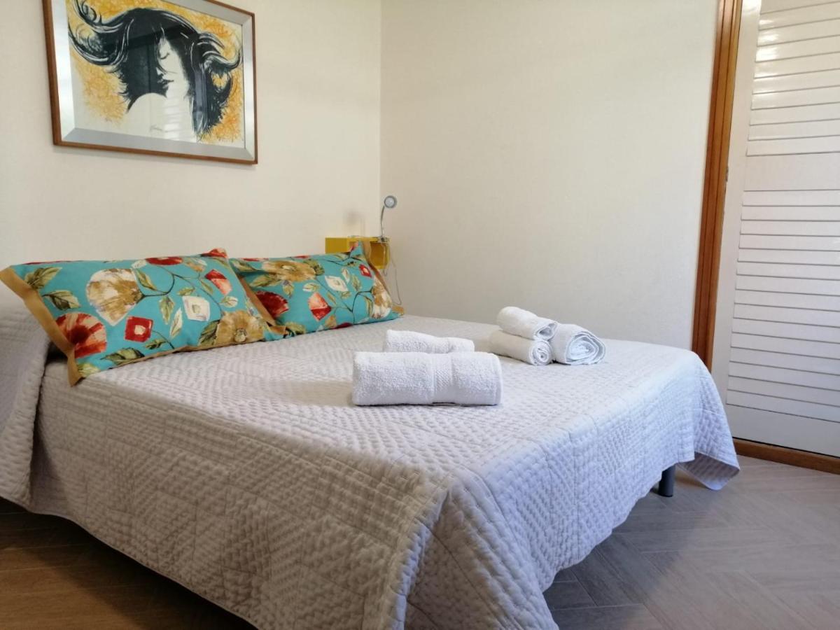 Villa Mondello Beach The House With Green Lawns Exterior foto